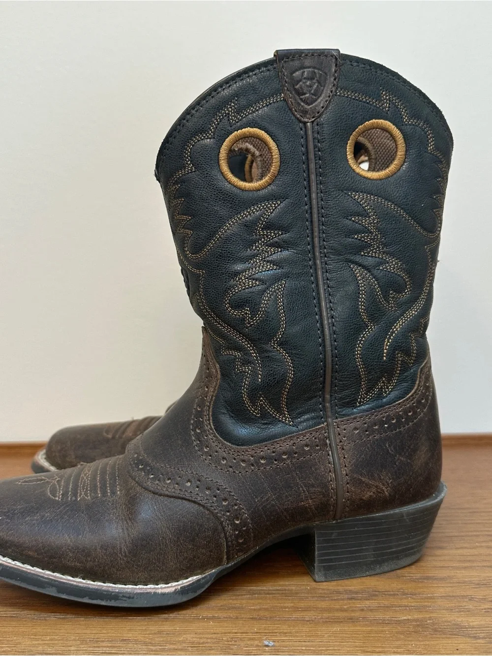 Ariat Distressed Brown Square-Toe Cowboy Boots Kids Size: 3 Genuine Leather